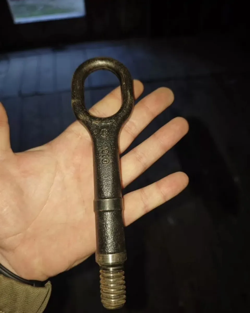 Буксировочный крюк volkswagen